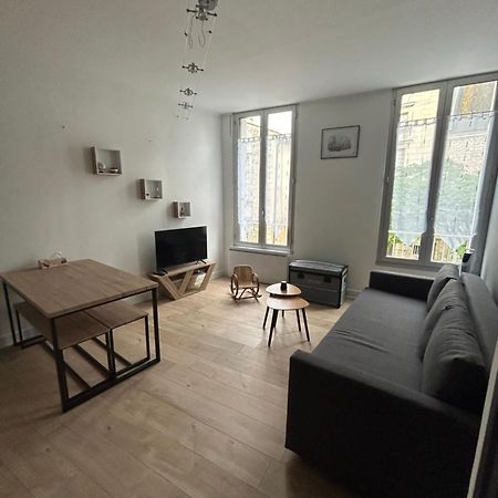 Appartamento Chez Noemie Saintes Esterno foto